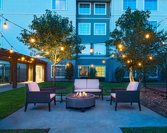 Residence Inn by Marriott Beaumont - Beaumont - Patio