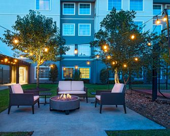 Residence Inn by Marriott Beaumont - Beaumont - Patio