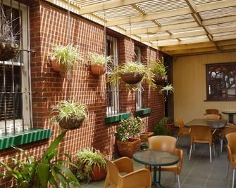 Criterion Warwick Hotel - Warwick