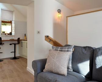 Kinder Apartment - Uk12957 - Glossop - Living room