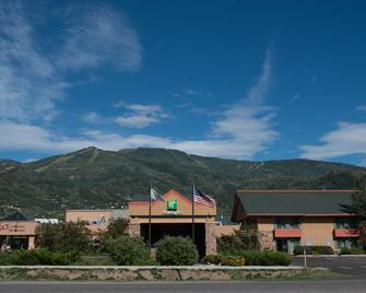 Holiday Inn Steamboat Springs - Steamboat Springs - Building