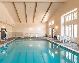 Magnuson Grand Pikes Peak - Manitou Springs - Piscina
