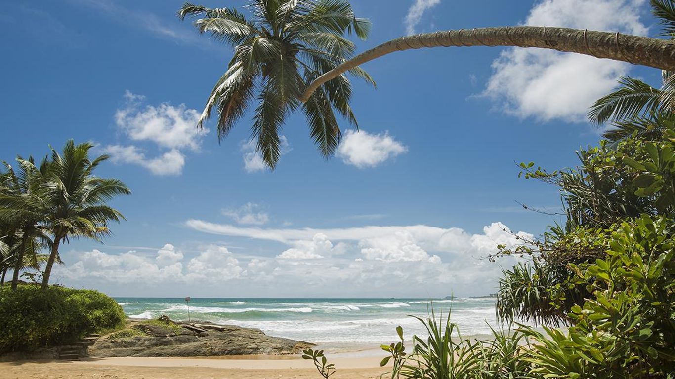 Rockside Beach Resort