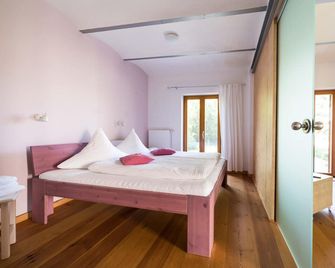 Modern apartment in the ecological village Brodowin - Chorin - Bedroom