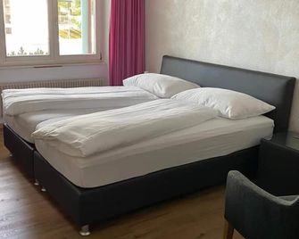 Bernina Bed and Breakfast - Давос - Спальня