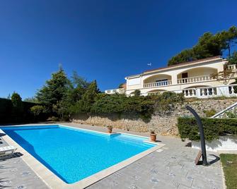 Villa Prestige Tennis, Pool & Spa, Sainte-Baume - Saint-Zacharie - Piscina