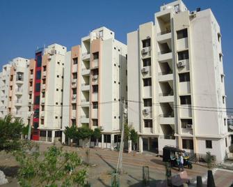 Large Apartment at Taleti, Palitana surrounded by Jain Temples - Pālitāna - Edificio