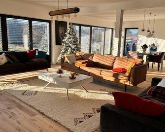 House - Sleeps 8 - Pets Ok - Garden - Parking - Berdorf - Living room