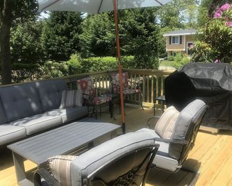 Ideal Edgartown Village Location-Walk to Town/Bike to Beach - Edgartown - Patio