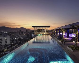 Mercure Bandung City Centre - Bandung - Pool