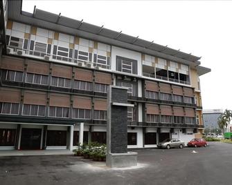 Lot 10 Boutique Hotel - Kuching - Building