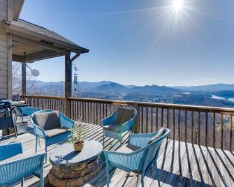 Hot Tub, Mtn Views and Games! Hayesville Home - Hayesville - Balcony