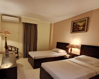 Plaza Hotel Tegal - Tegal - Playa