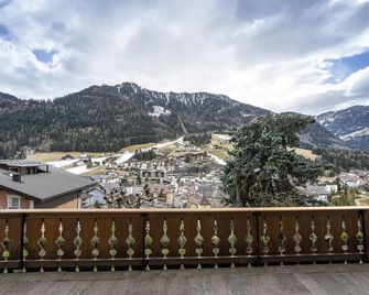 Panorama Apartments Walter - Ortisei - Balcón