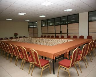 Nairobi Transit Hotel - Nairobi - Neuvotteluhuone