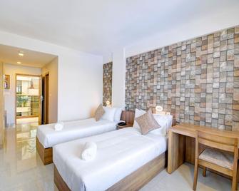 Sidra Pristine Hotel and Portico Halls - Kochi - Kamar Tidur