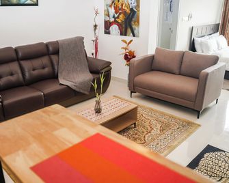 Klia Airport Homestay - Sepang - Living room