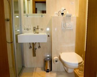 Frühstückspension Christina - Tux - Bathroom