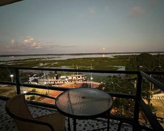 La Posada del Cauchero Hotel & Suites - איקיטוס - מרפסת