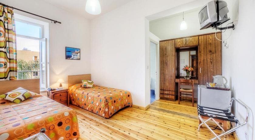 فندق المدينة ألكيستي - لارنكا - غرفة نوم