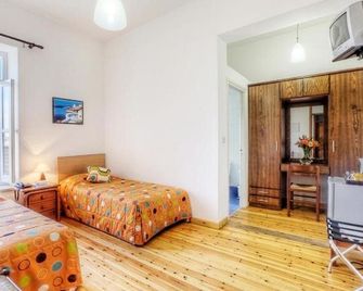 فندق المدينة ألكيستي - لارنكا - غرفة نوم