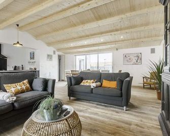 Maison familiale avec piscine chauffée et terrasse à La Flotte - FR-1-835-20 - La Flotte - Obývací pokoj