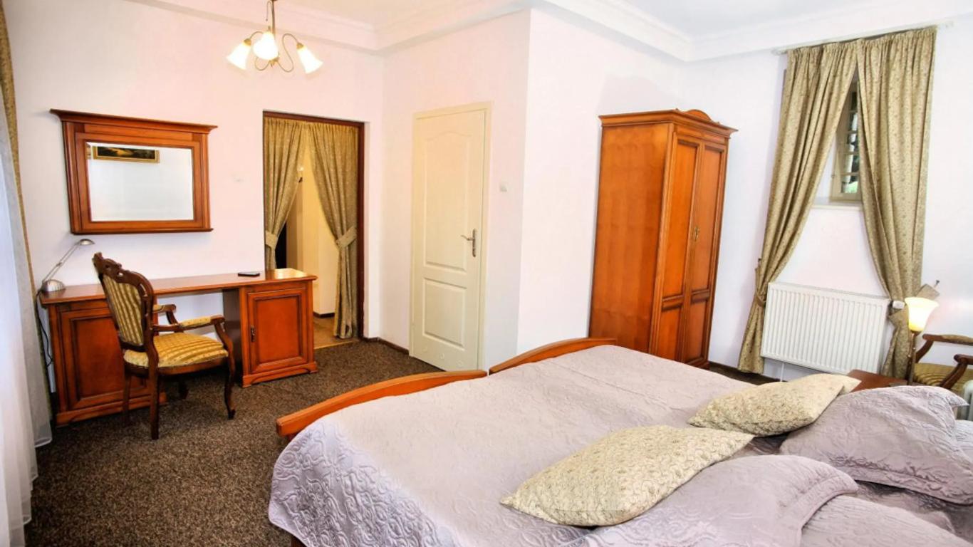 Hotel Przy Oslej Bramie - Zamek Ksiaz
