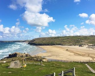 Inn For All Seasons - Redruth