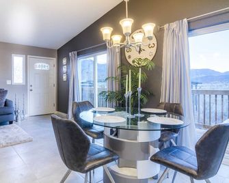 Located In The Heart Of Occ With Spectacular Mountain Views In Every Direction! - Colorado Springs - Comedor