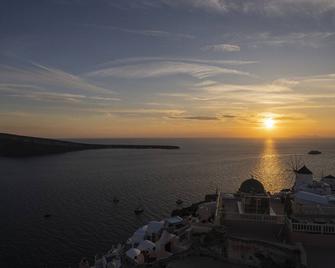 Oia Mansion - Oia - Patio