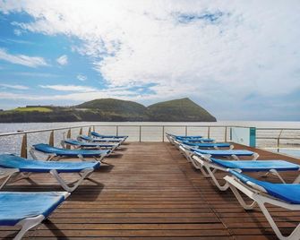 هوتل دو كاراكول - انغرا دو هيرويسمو - شرفة