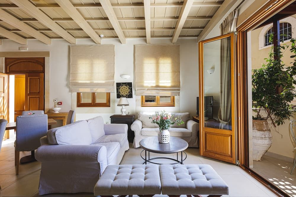 Z boutique Hotel - Perama - Huiskamer