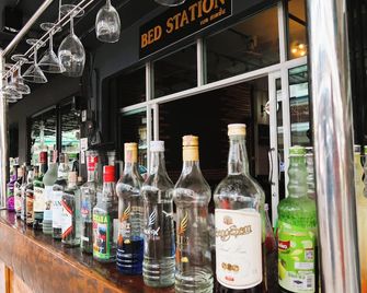 Bed Station Hostel Krabi - Ban Khlong Muang - Bar
