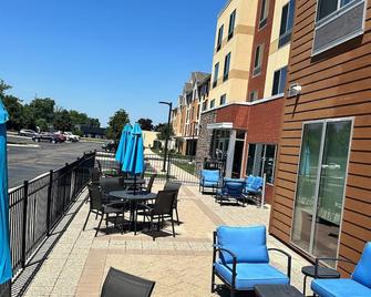 Fairfield Inn & Suites by Marriott Detroit Troy - Troy - Balcón