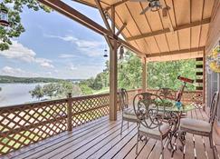Climax Springs Retreat with Grill and Lake Views! - Climax Springs - Balcón