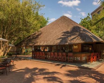 بيرمونت ميتكورت إن آت ذا جراند بالم - غابورون - شرفة مرصوفة