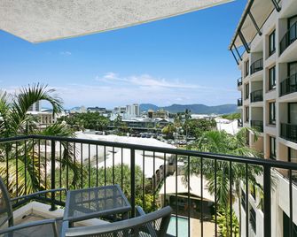 Mantra Esplanade Cairns - קיירנס - מרפסת