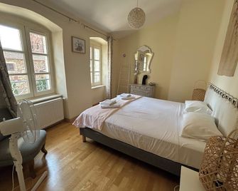 6 Bedroom Private vacation home in Brioude - Brioude - Schlafzimmer