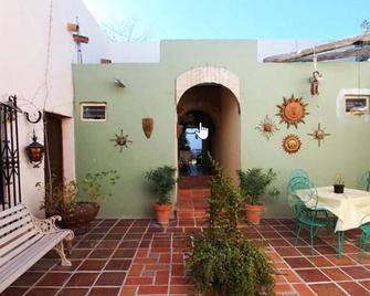 Hostal Doña Carlota Hotel - Cuatrociénegas de Carranza - Patio