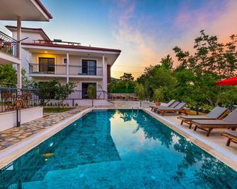 Elizya Boutique Hotel - Selimiye - Bazén