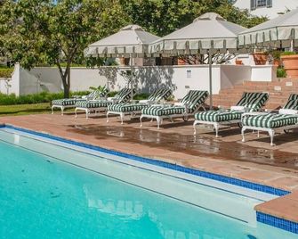 Franschhoek Manor - פרנשהוק - בריכה