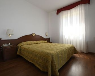 羅薩飯店 - 馬爾切斯奈 - 臥室