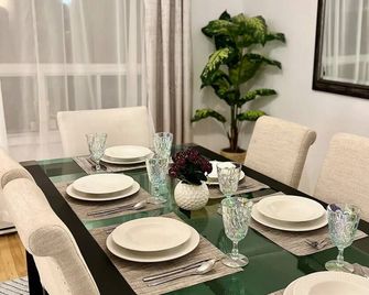 Charming beautiful house 7mn to downtown Ottawa - Gatineau - Dining room