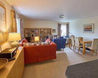 Host Stay The Maltings - Belford - Obývací pokoj