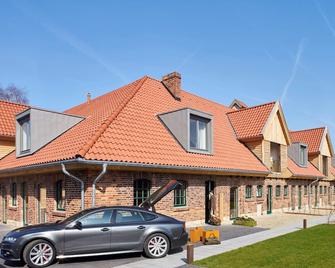 meinwolfsburg hotel auf dem rittergut vormals Yard Boarding Hotel - Wolfsburg - Gebäude