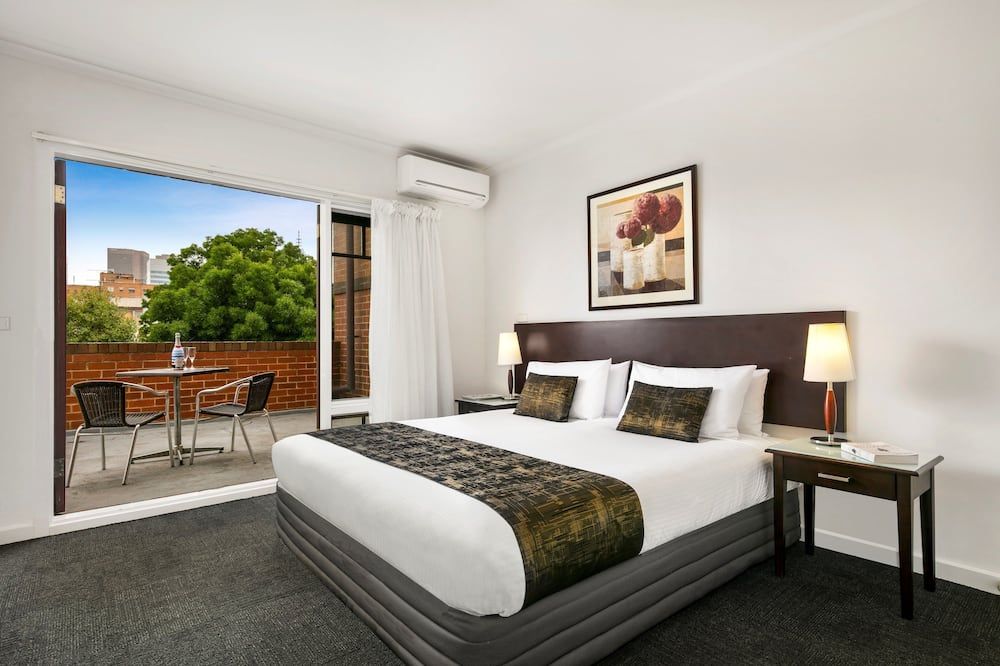 Comfort Apartments Royal Gardens thumbnail 2