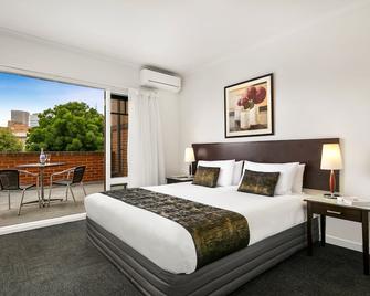 Comfort Apartments Royal Gardens - Melbourne - Bedroom