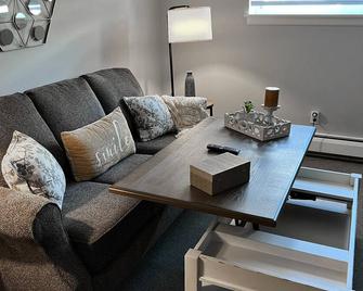 This apartment is located on Main Street in Wellsville NY. - Wellsville - Huiskamer