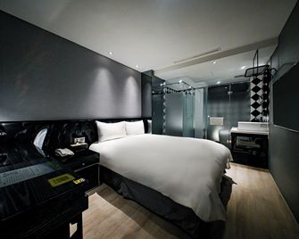 Check Inn Taipei Main Station Branch - Taipei