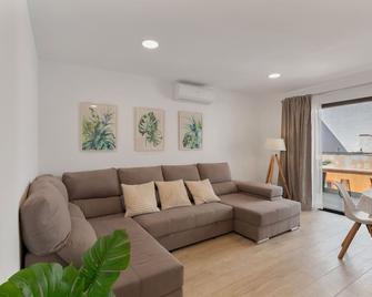 Vacation Apartment 'Lupama Suite' with Private Pool, Wi-Fi, and Air Conditioning - Arguineguín - Living room